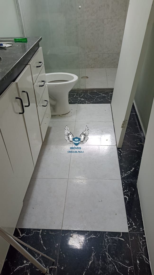 Casa térrea no tucuruvi com 03 dormitórios sendo 01 suíte e 02 vagas de garagem,