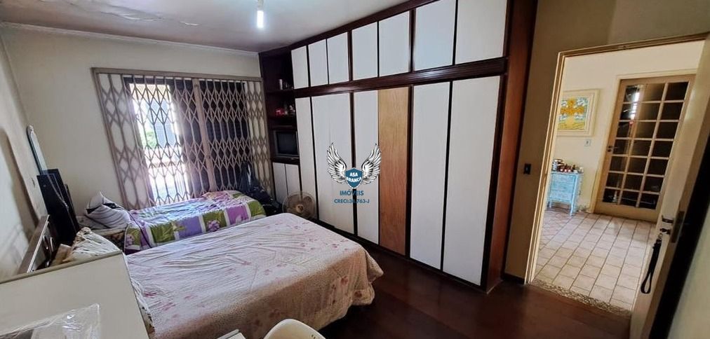 Sobrado no tremembé 05 dormitórios sendo 01 suíte e 04 vagas de garagens