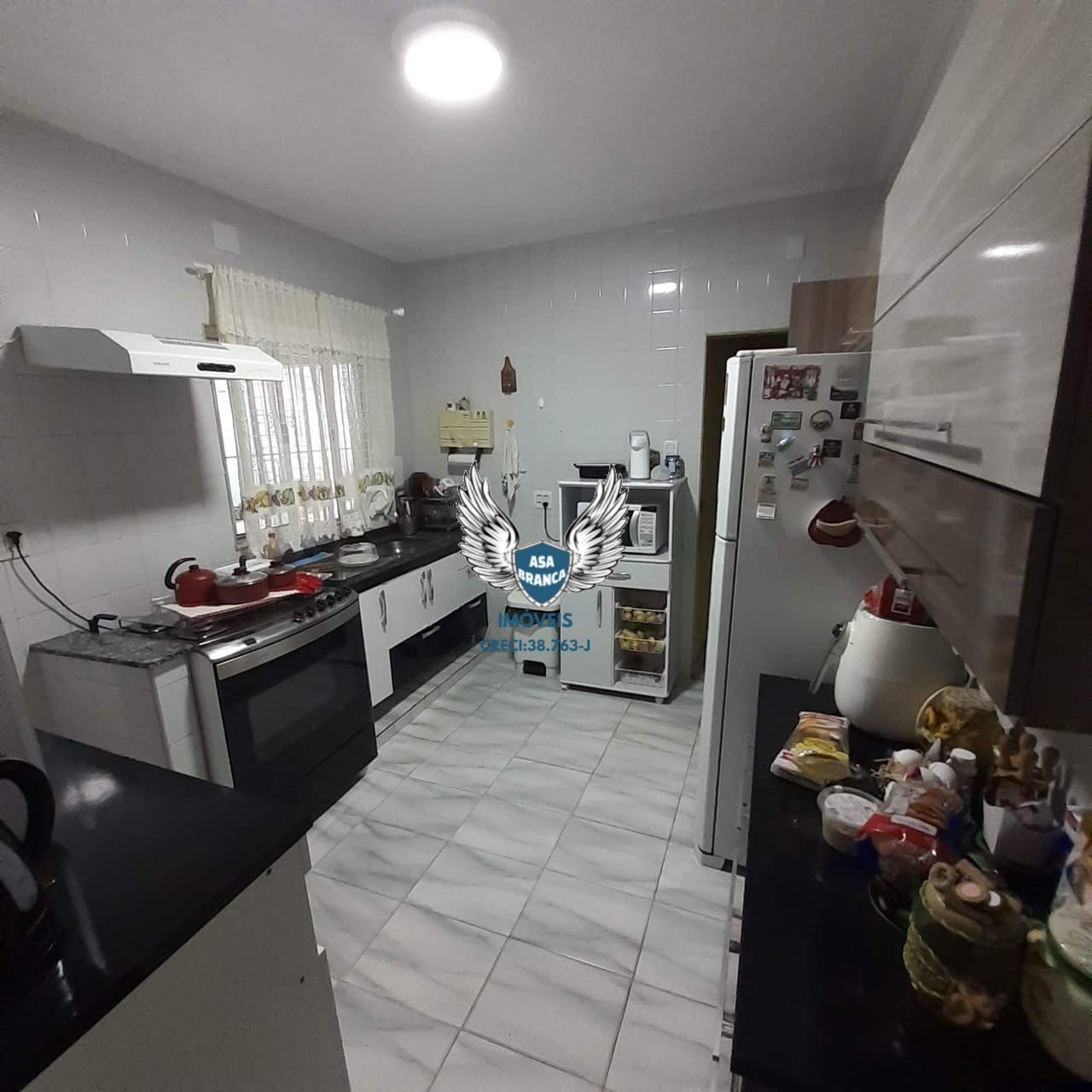 Sobrado com 02 dormitórios e 01 vaga de garagem