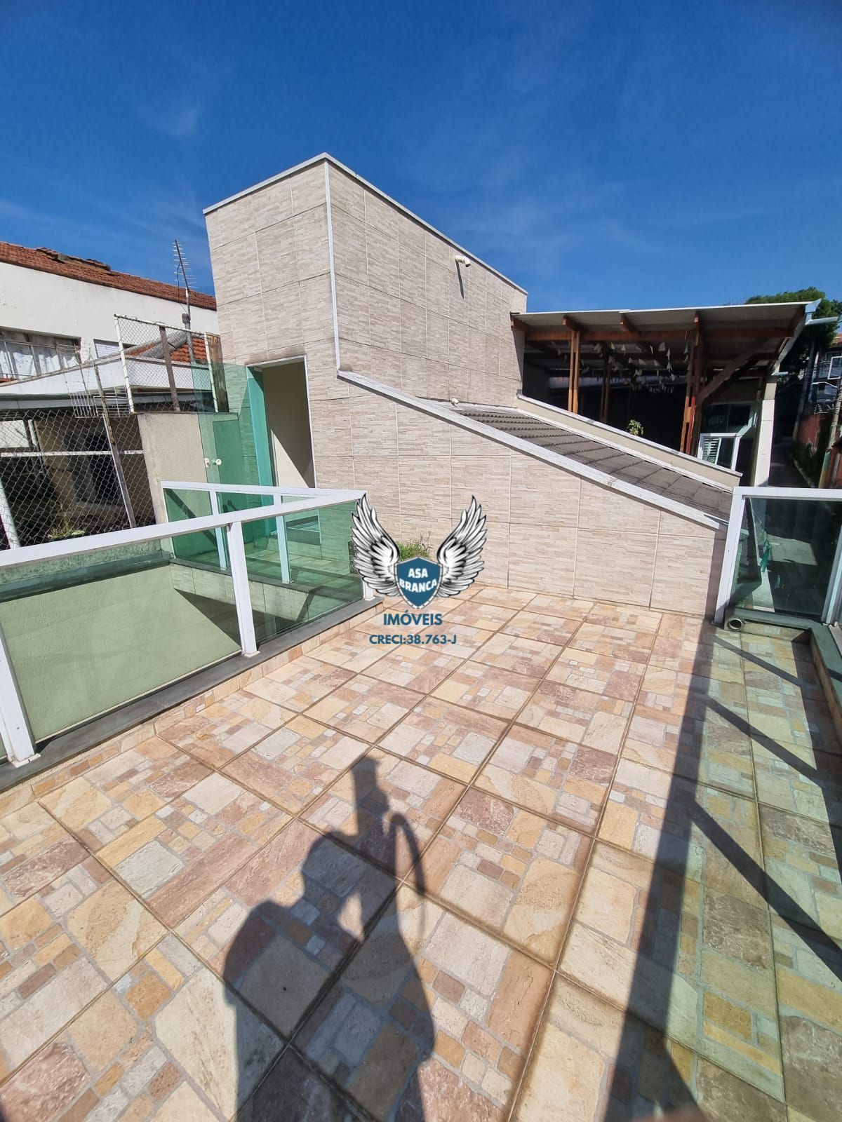 Casa térrea de vila no lauzane paulista com 03 dormitórios sendo 01 suíte