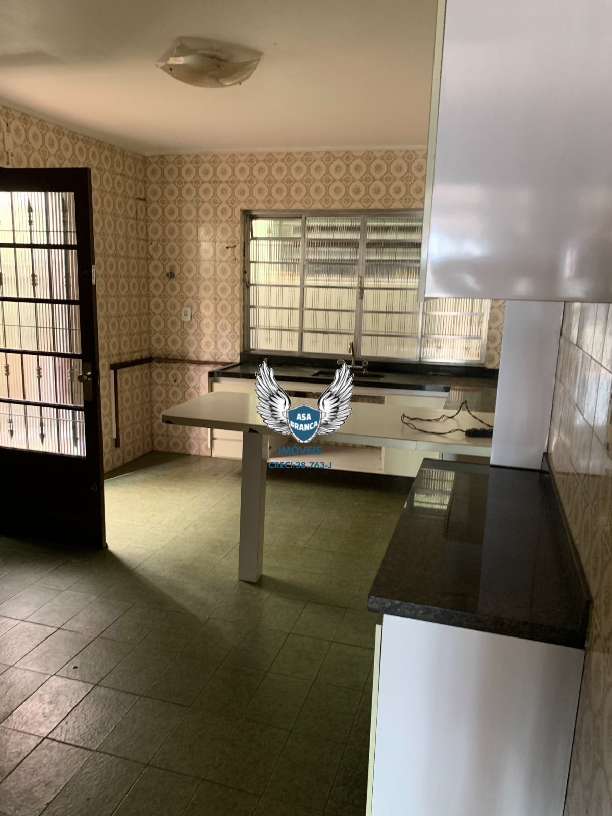 Sobrado no tucuruvi com 03 dormitórios sendo 01 suíte e 02 vagas de garagem