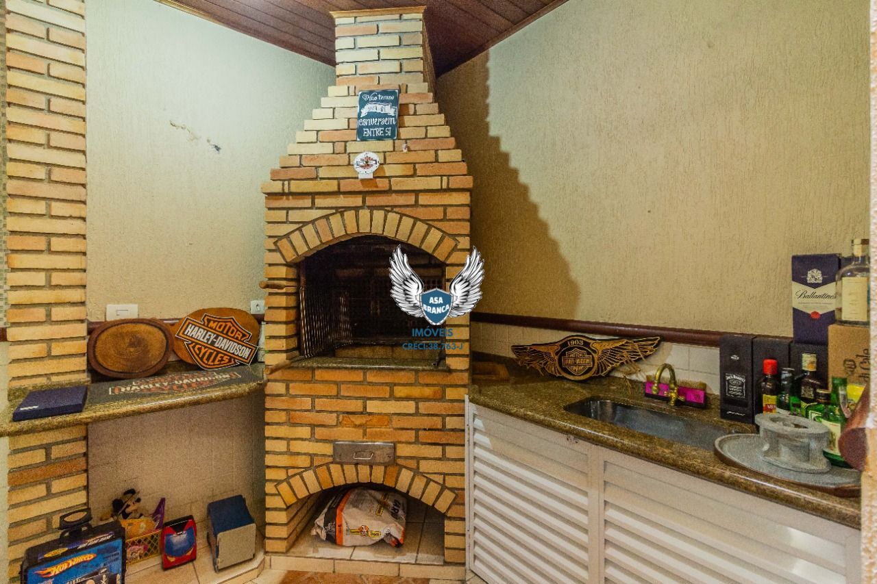 Imóvel de alto padrão 3 dormitórios sendo 2 suítes, quarto empregado, salão de f