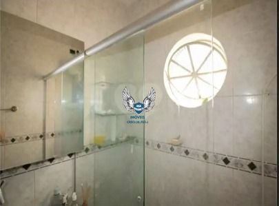 Casa térrea ( com piscina ) no tucuruvi 04 dormitórios sendo 01 suíte e 02 vagas