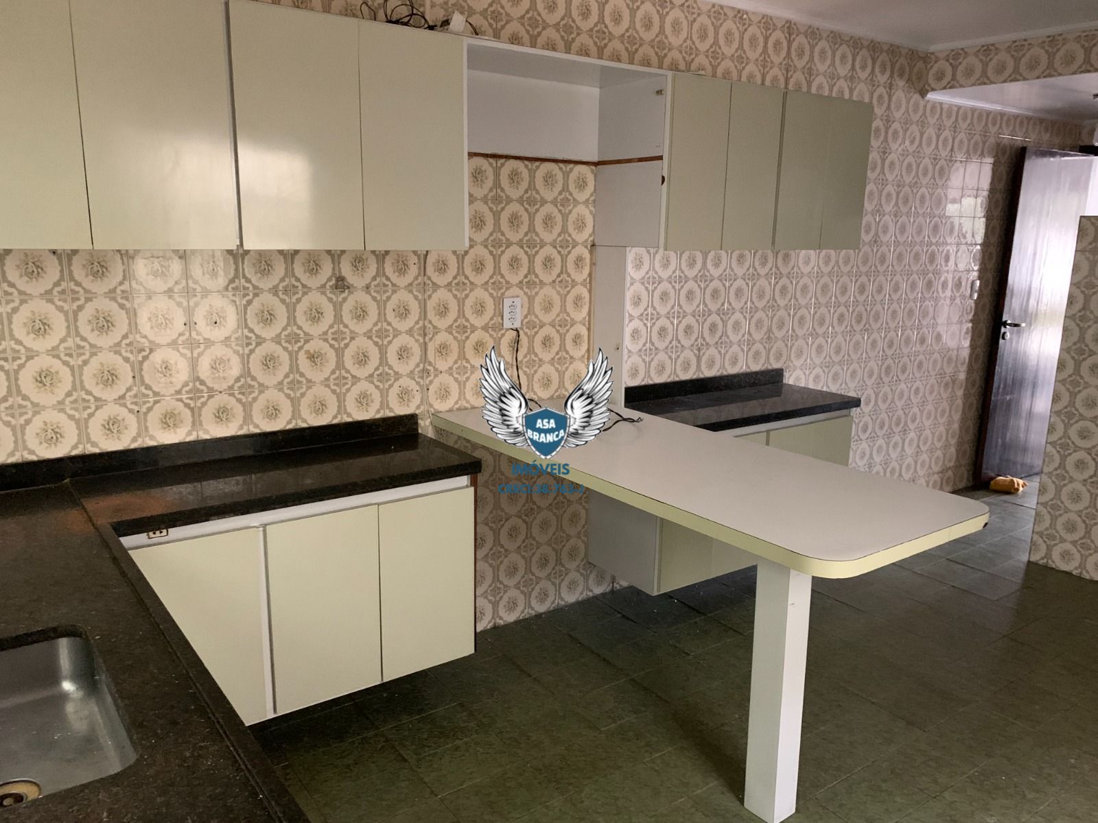 Sobrado no tucuruvi com 03 dormitórios sendo 01 suíte e 02 vagas de garagem