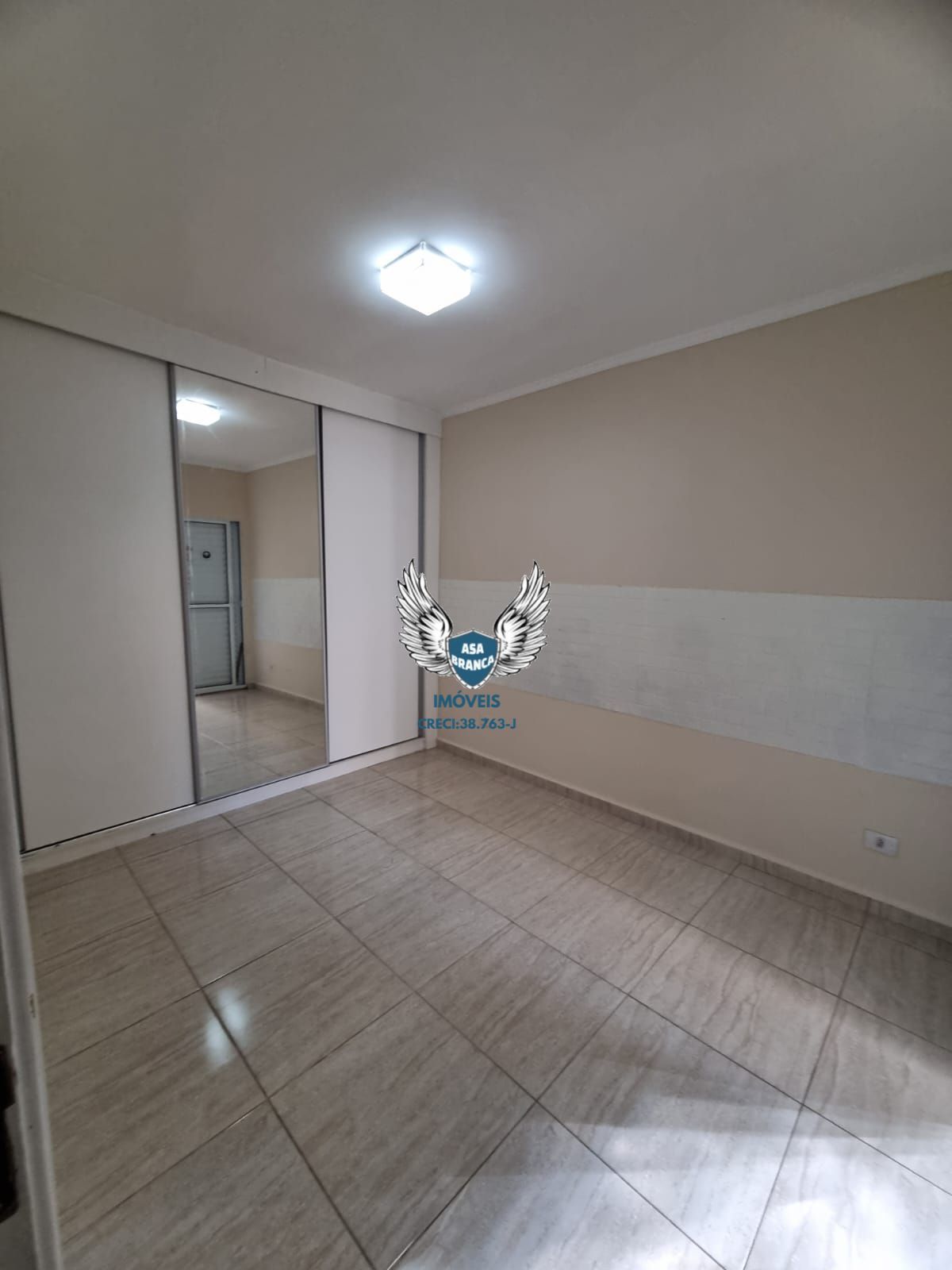Casa térrea de vila no lauzane paulista com 03 dormitórios sendo 01 suíte