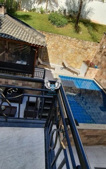 Sobrado em condomínio fechado de alto padrão no tremembé