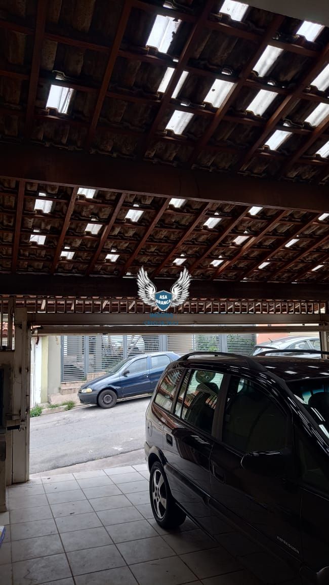 Casa térrea no tucuruvi com 03 dormitórios sendo 01 suíte e 02 vagas de garagem,
