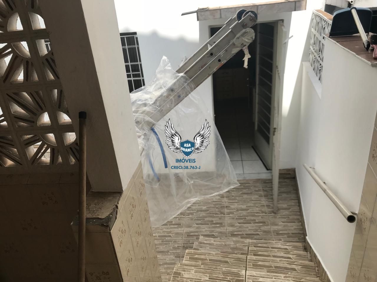 Excelente sobrado com 2 Dormitórios, possui 1 vaga de garagem, Próximo do Horto