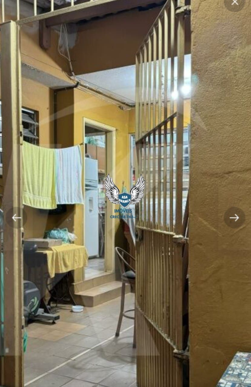Casa térrea na vila nivi com 01 dormitório e 06 vagas de gar