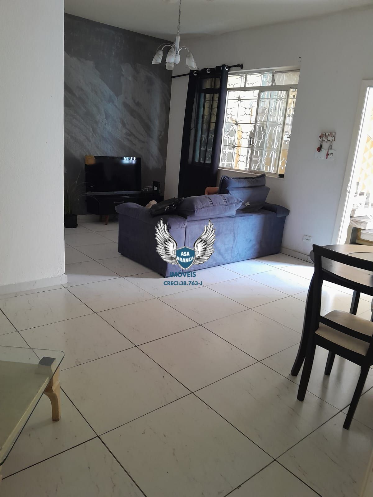 Casa térrea nos fundos na agua fria com 03 dormitórios e sem vaga de garagem