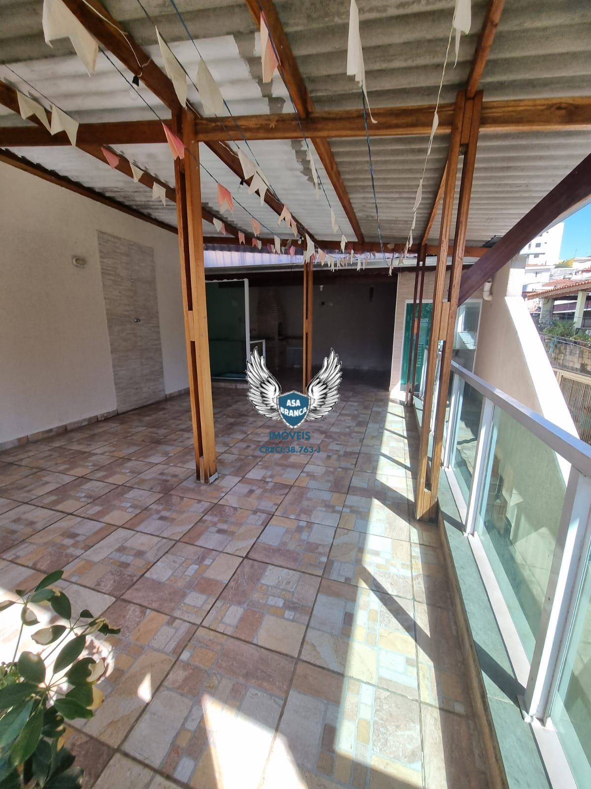 Casa térrea de vila no lauzane paulista com 03 dormitórios sendo 01 suíte