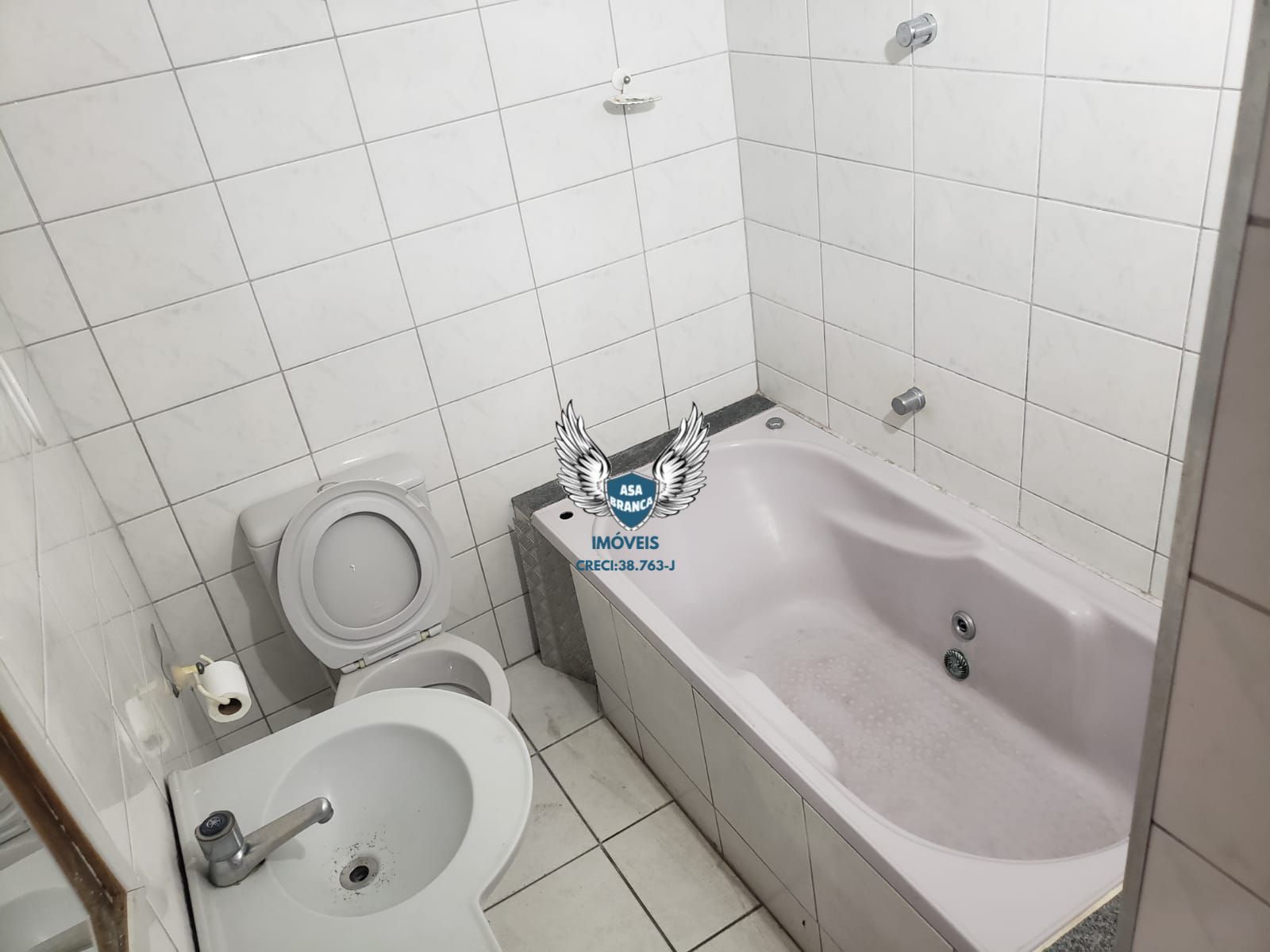 Casa térrea no lauzane com 03 dormitórios e 01 suíte