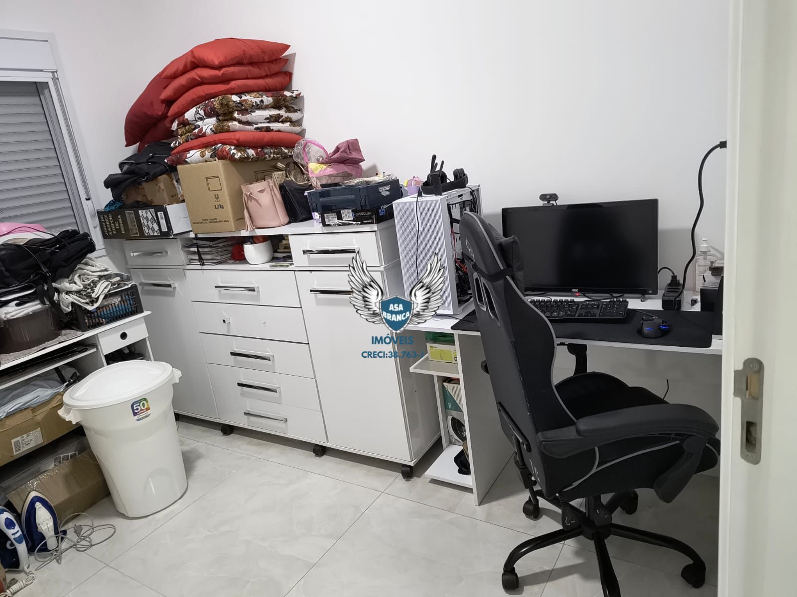 Apartamento na vila ede com 02 dormitórios e 01 vaga de garagem