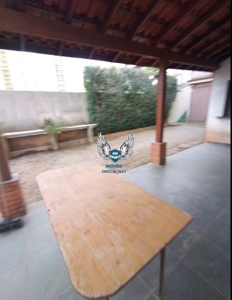 Sobrado em santana com 08 dormitórios sendo 02 suítes e 04 vagas de garagem , pr