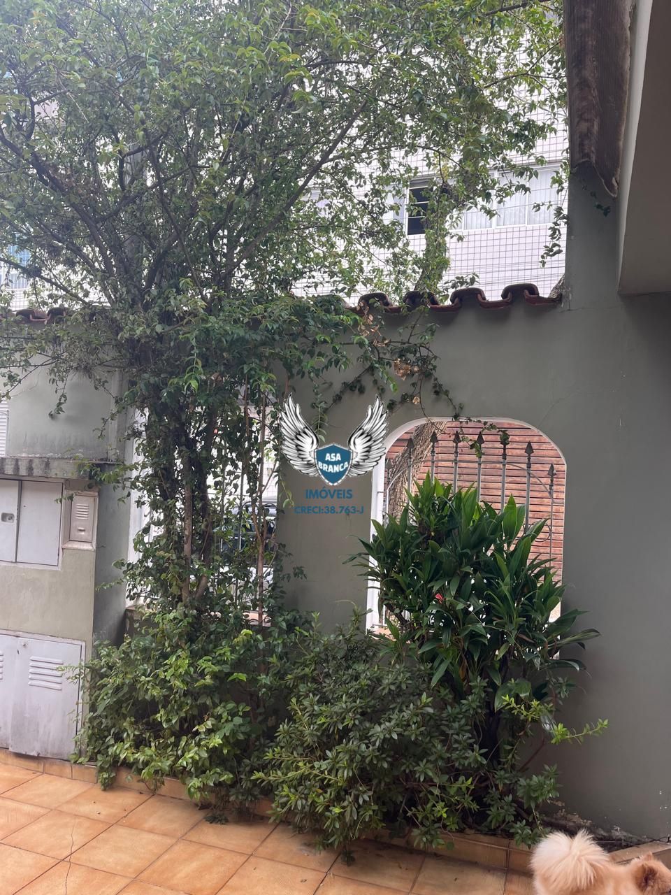 Sobrado em santana com 03 dormitórios sendo 01 suíte e 02 vagas de garagem, com