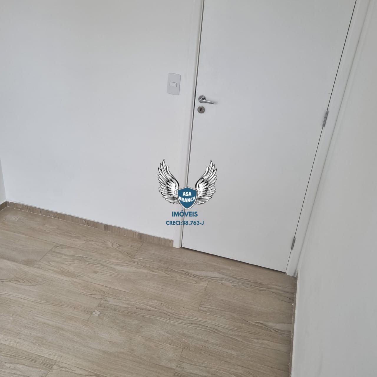 Apartamento na vila guaca com 02 dormitórios e 01 vaga de garagem para venda ou