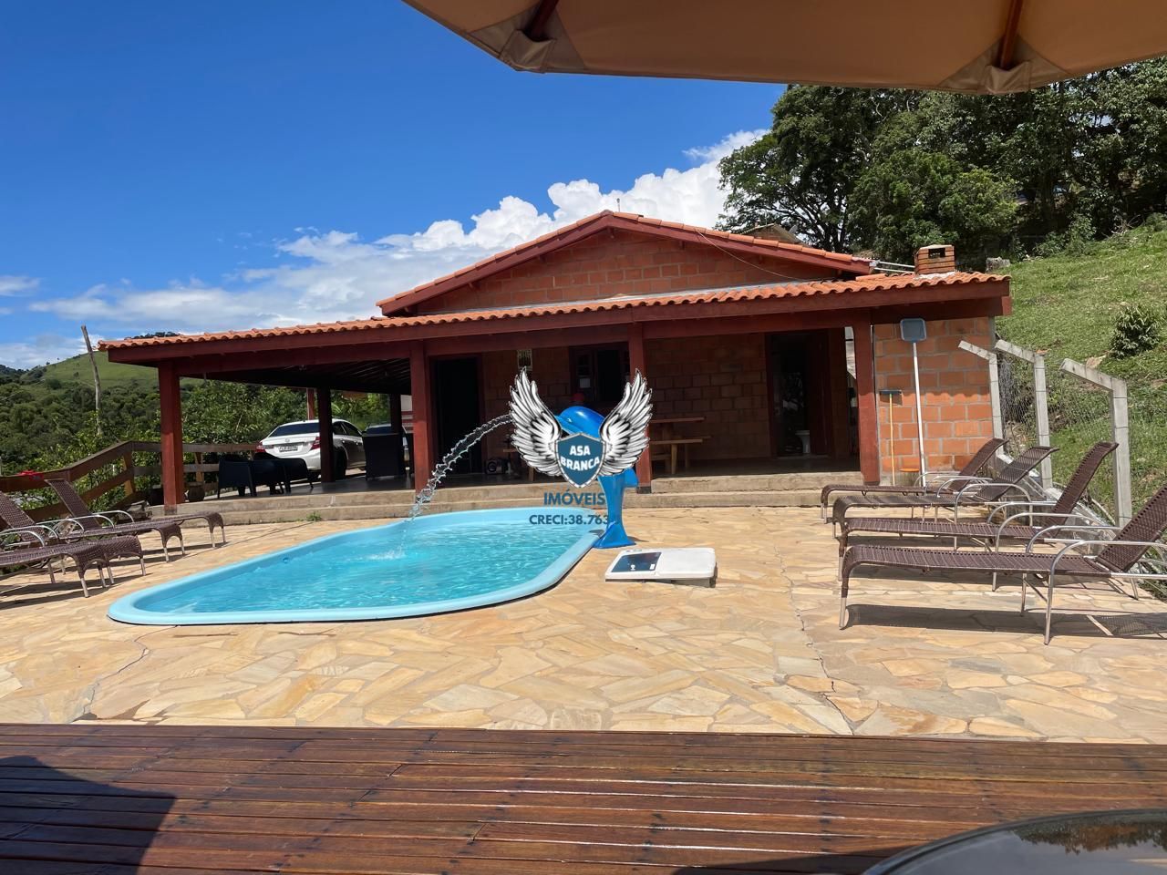 Chácara, 4 quartos, 750 m² - Foto 1