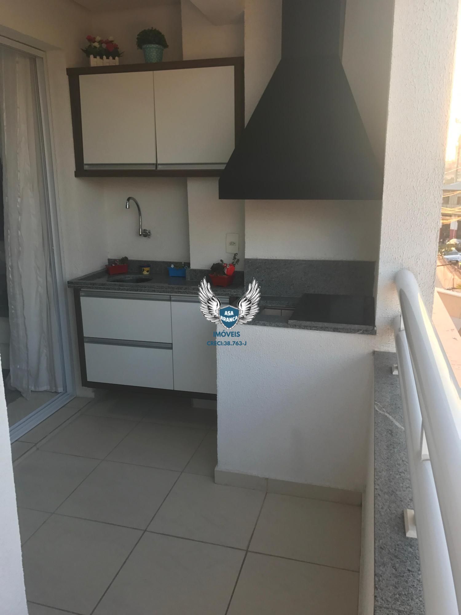 Apartamento no imirim com varanda 02 dormitórios e 01 vaga de garagem ( travessa