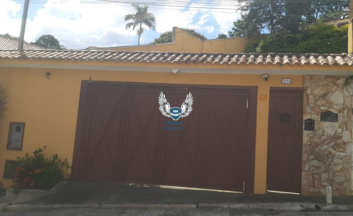 Casa térrea no horto florestal com 02 dormitórios sendo 01 suíte