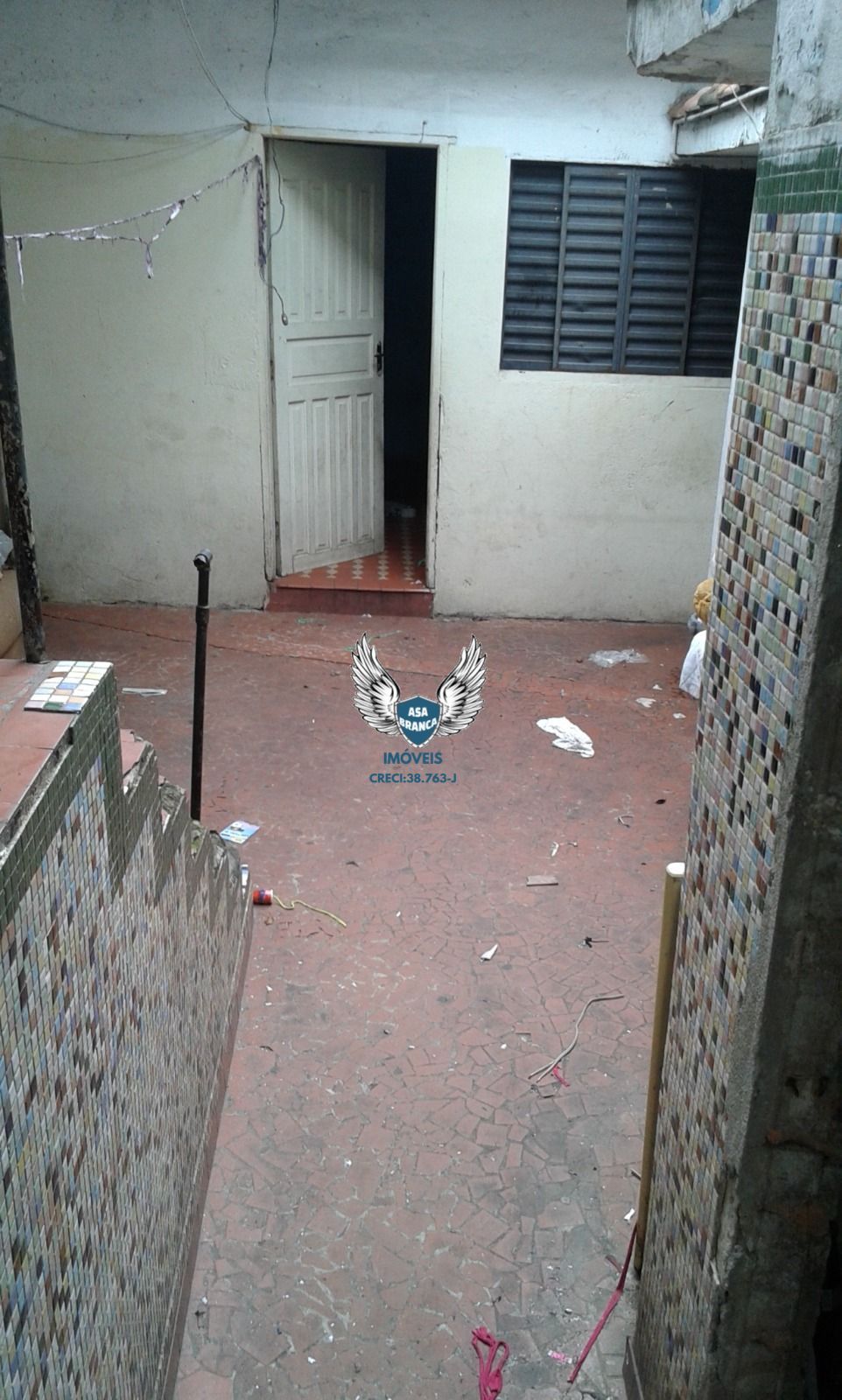 Casa com 6 cômodos e 02 salões na casa verde ( à 15 metros da av: engenheiro cae