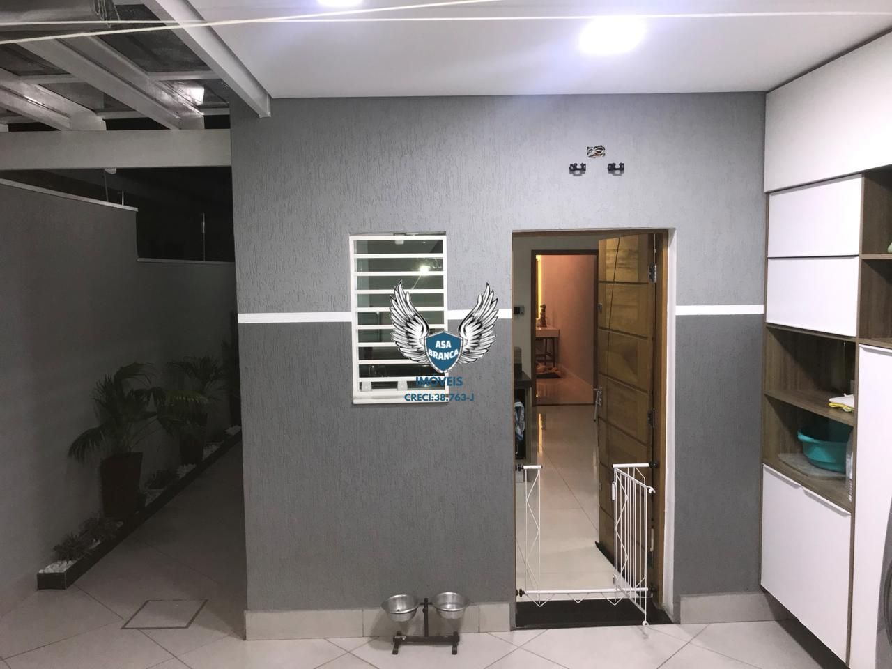 Sobrado no tremembé com 03 dormitórios sendo 02 suítes e 02 vagas de garagem