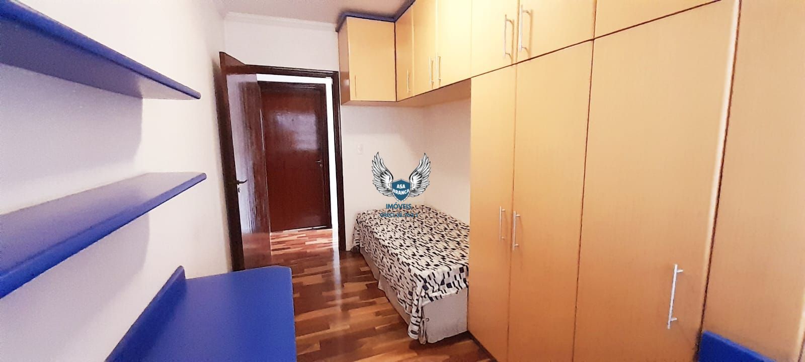 Sobrado no tremembé com 03 dormitórios