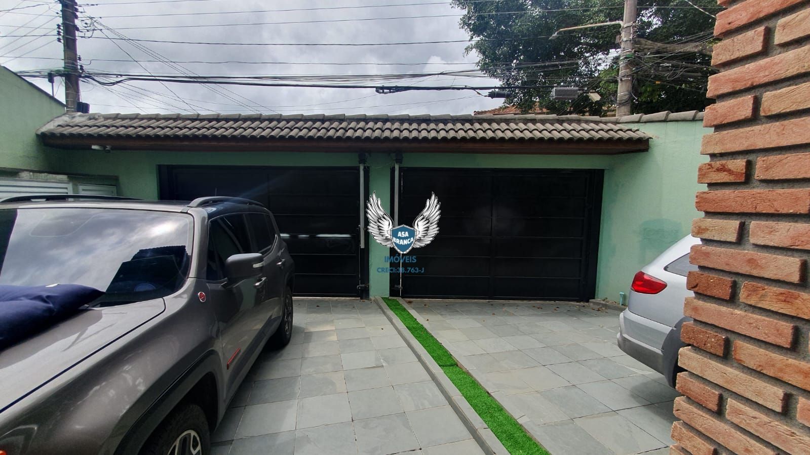 Sobrado 04 quartos sendo 03 suites , 05 vagas de garagem e piscina