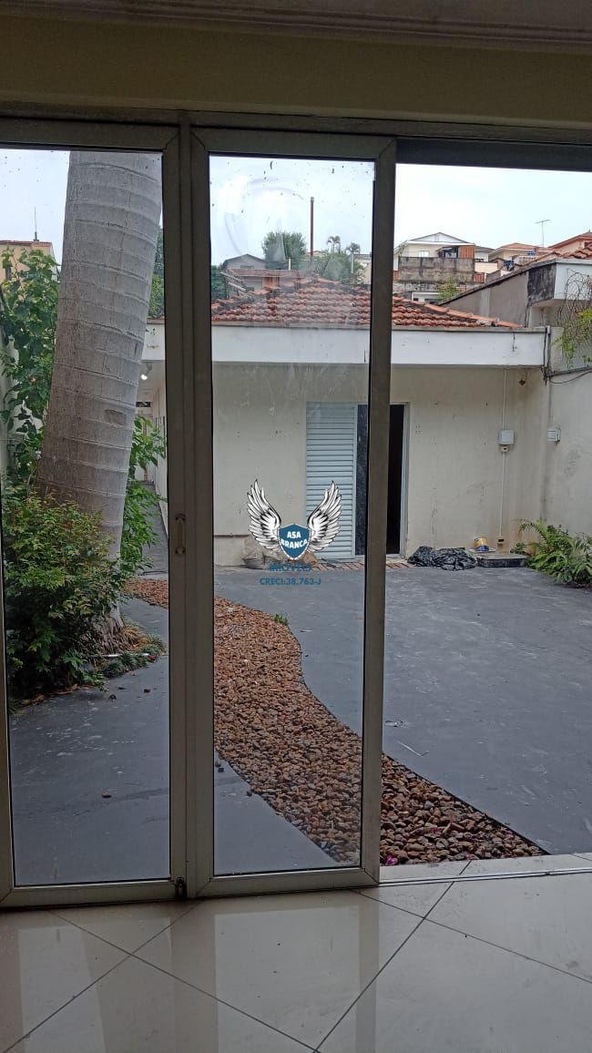 Casa térrea no tucuruvi com 03 dormitórios sendo 01 suíte e 02 vagas de garagem,