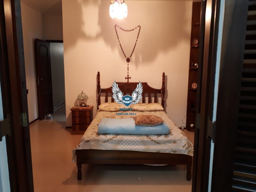 Casa térrea no tucuruvi com 03 dormitórios 01 suíte