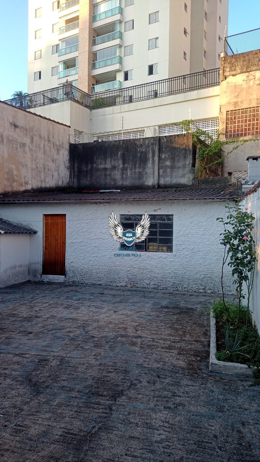Casa térrea santa terezinha ( zona norte) com 03 dormitórios , sendo 01 suíte e