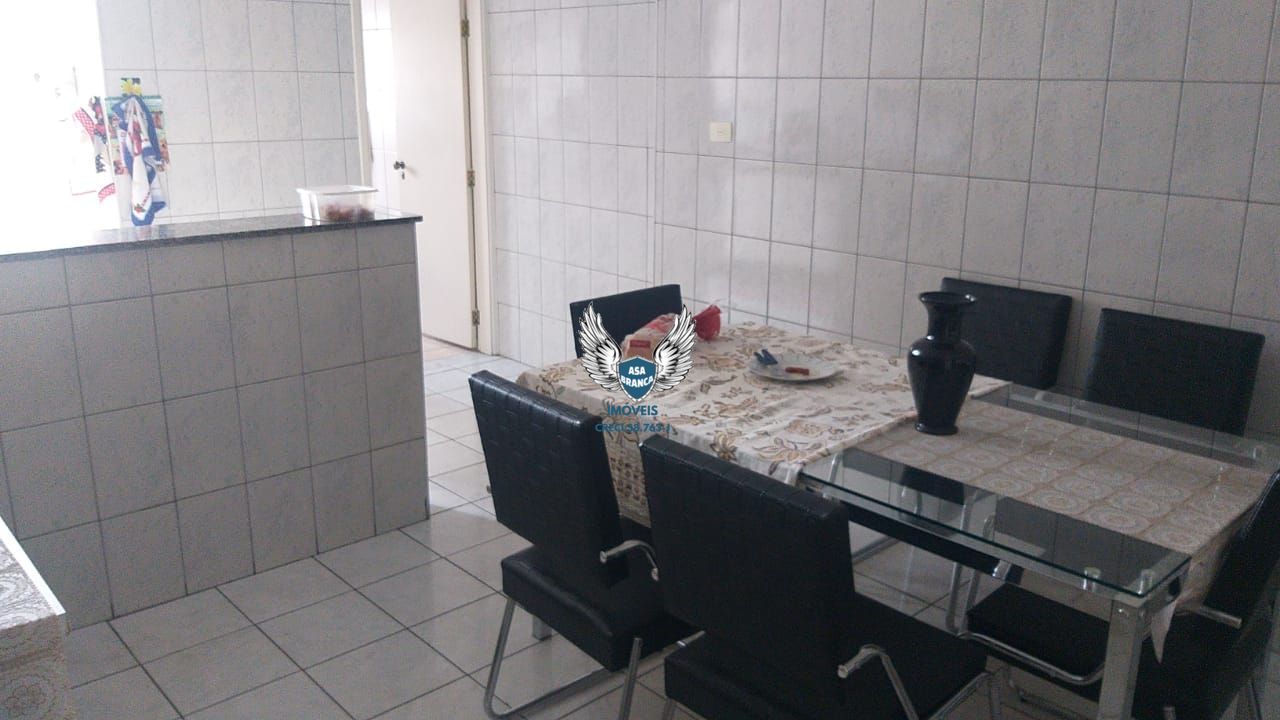 Sobrado com piscina no imirim possui 04 dormitórios sendo 01 suíte e 02 vagas de