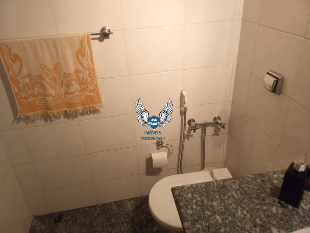 Casa térrea no jardim frança com 03 dormitórios sendo 01 suí