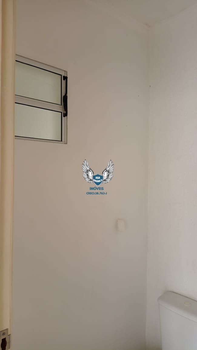 Casa térrea no tucuruvi com 03 dormitórios sendo 01 suíte e 02 vagas de garagem,