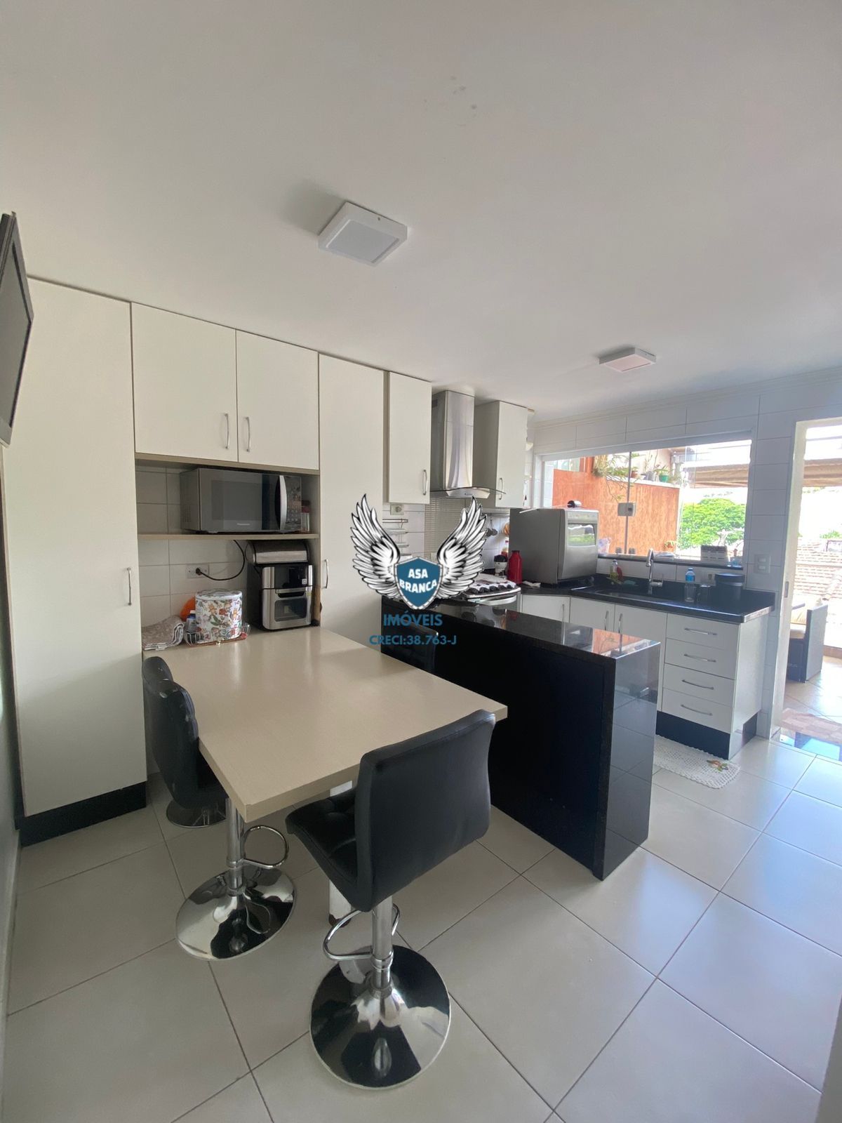 Sobrado no jardim frança de alto padrão com 03 suites e 02 vagas de garagem