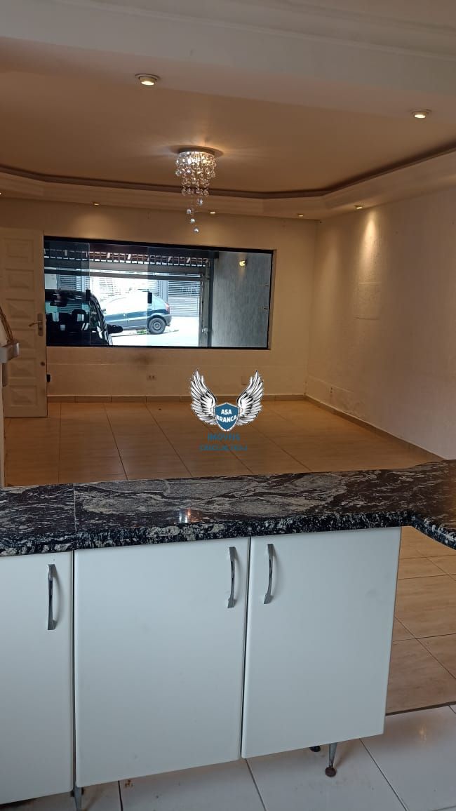 Casa térrea no tucuruvi com 03 dormitórios sendo 01 suíte e 02 vagas de garagem,