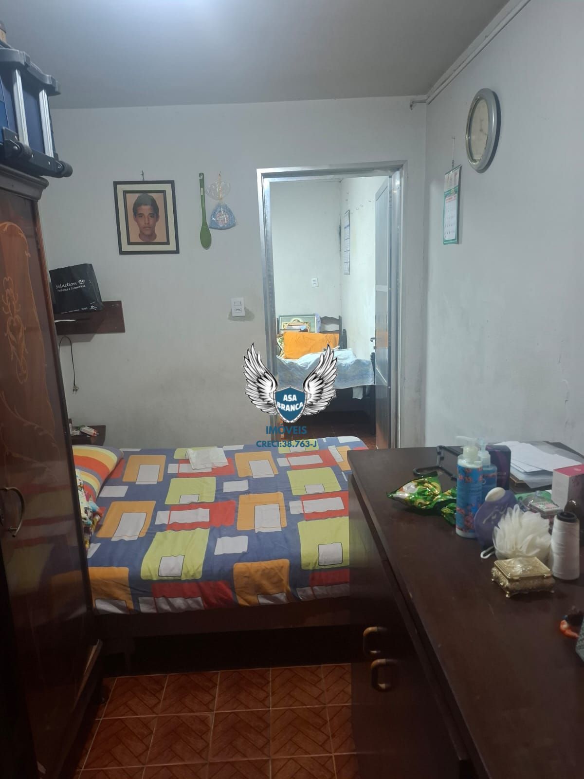 Casa térrea na vila nivi com 01 dormitório e 06 vagas de gar