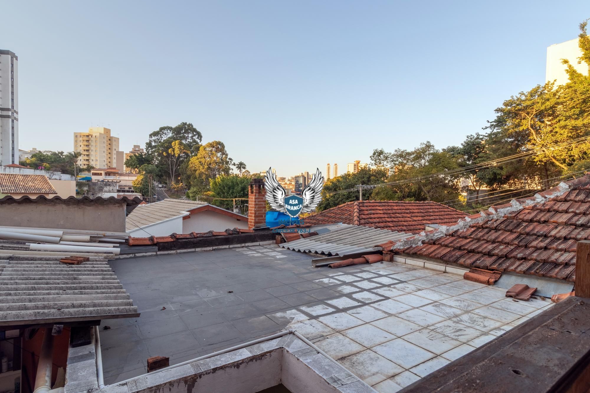 Casa em santana , à 150 metros do metrô com 03 dormitórios sendo 03 suítes