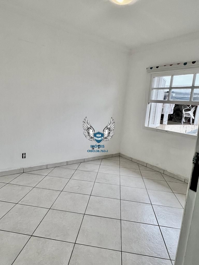 Sobrado com 02 dormitórios e 01 vaga de garagem