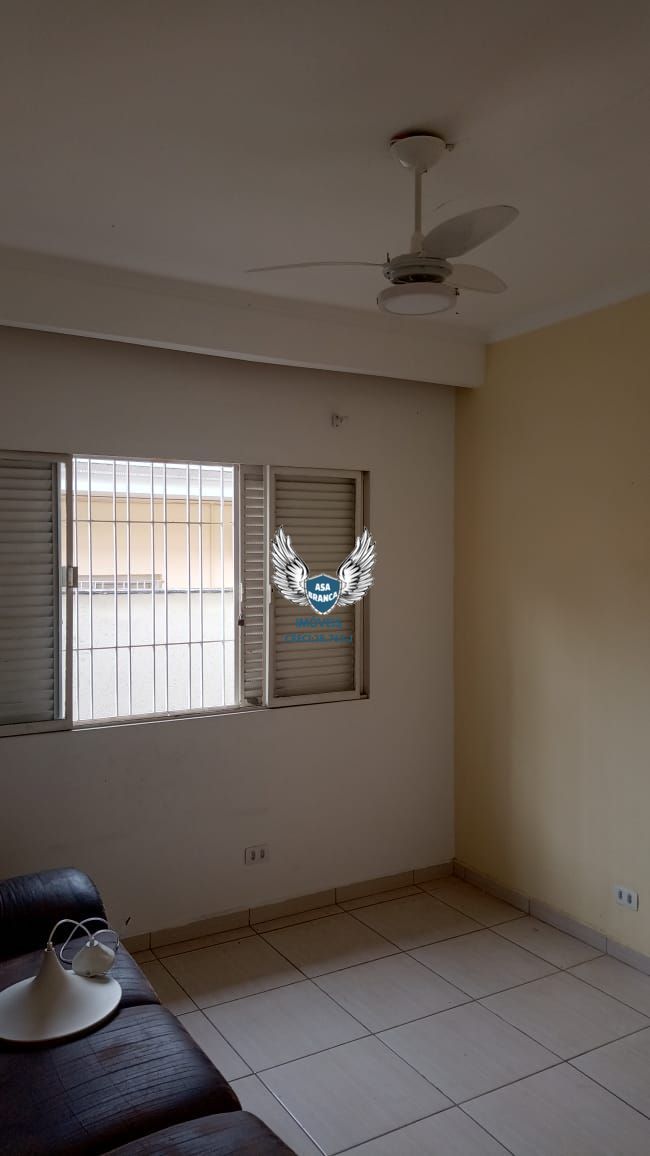 Casa térrea no tucuruvi com 03 dormitórios sendo 01 suíte e 02 vagas de garagem,