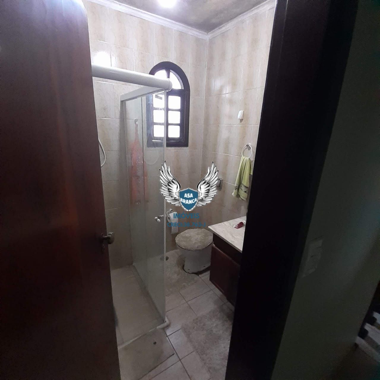 Sobrado com 02 dormitórios e 01 vaga de garagem