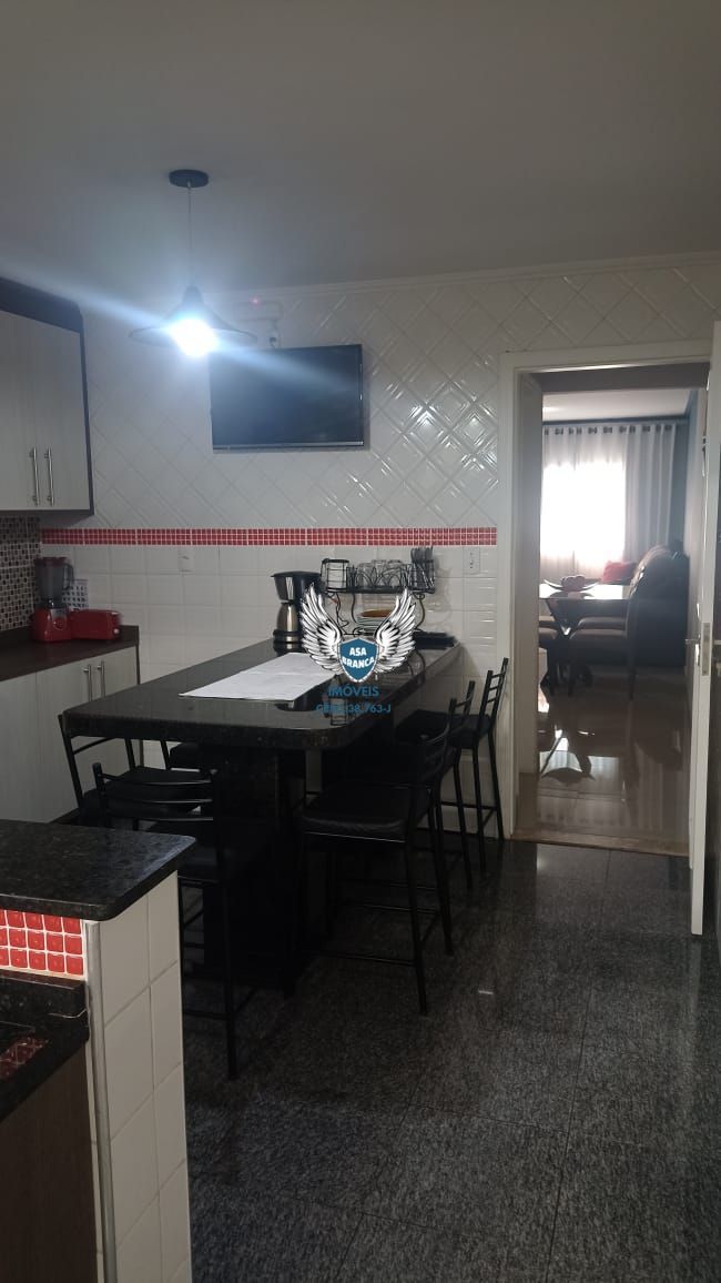 Sobrado em condomínio fechado em guarulhos com 03 dormitórios sendo 01 suíte , à