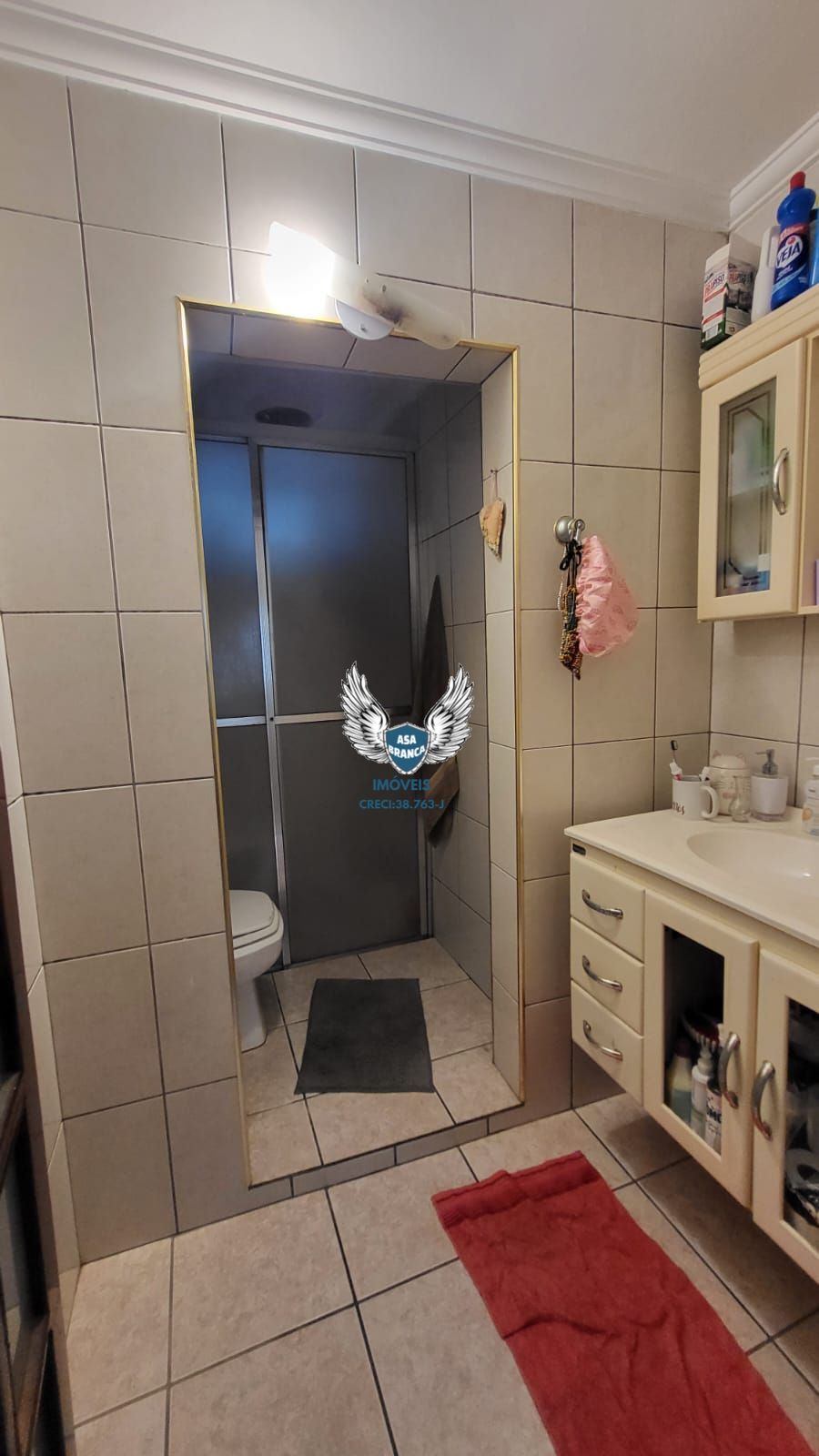 Sobrado com 03 dormitórios, sendo 02 suites e 02 vagas de ga
