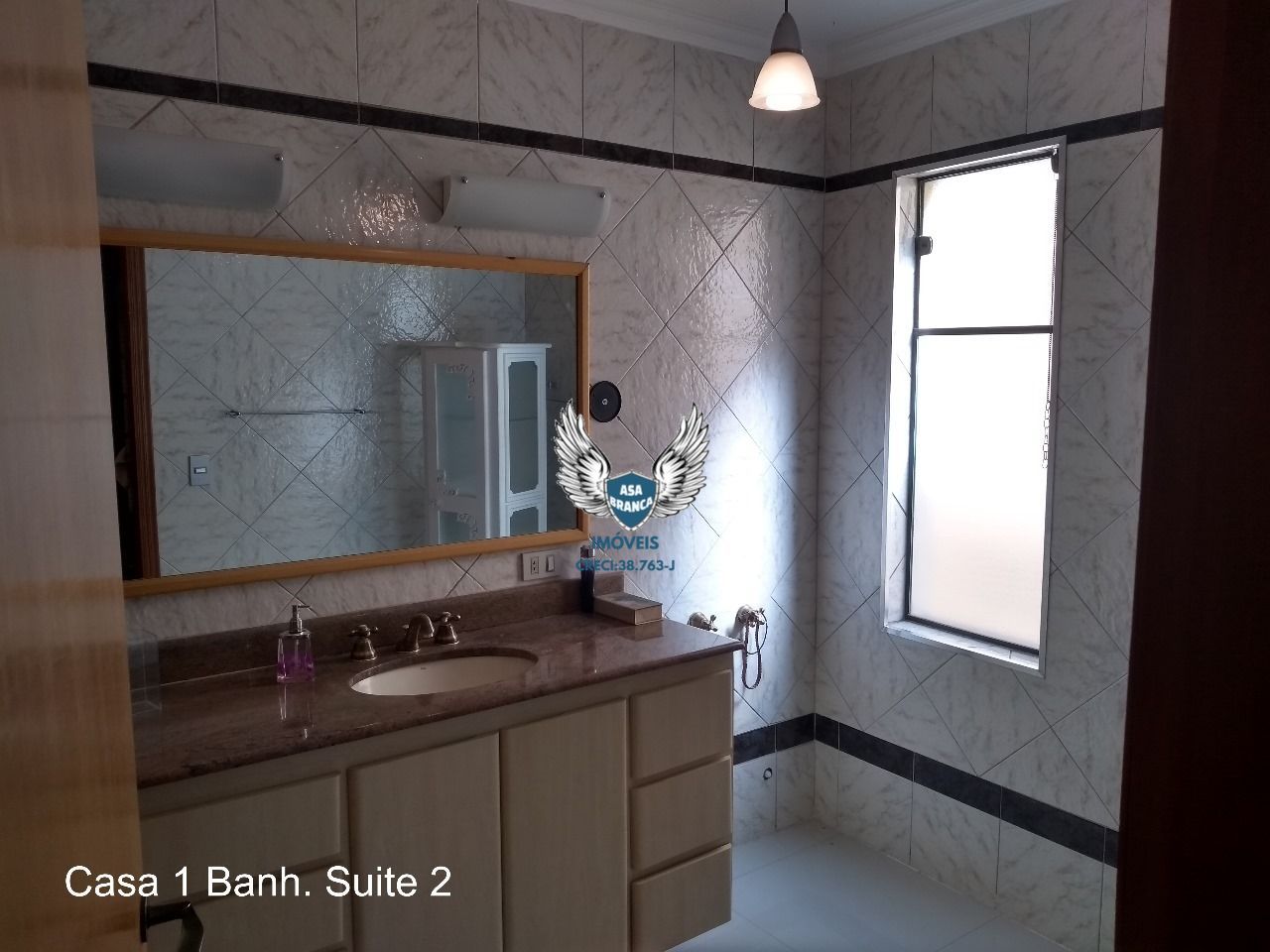 Imóvel com duas casas no terreno