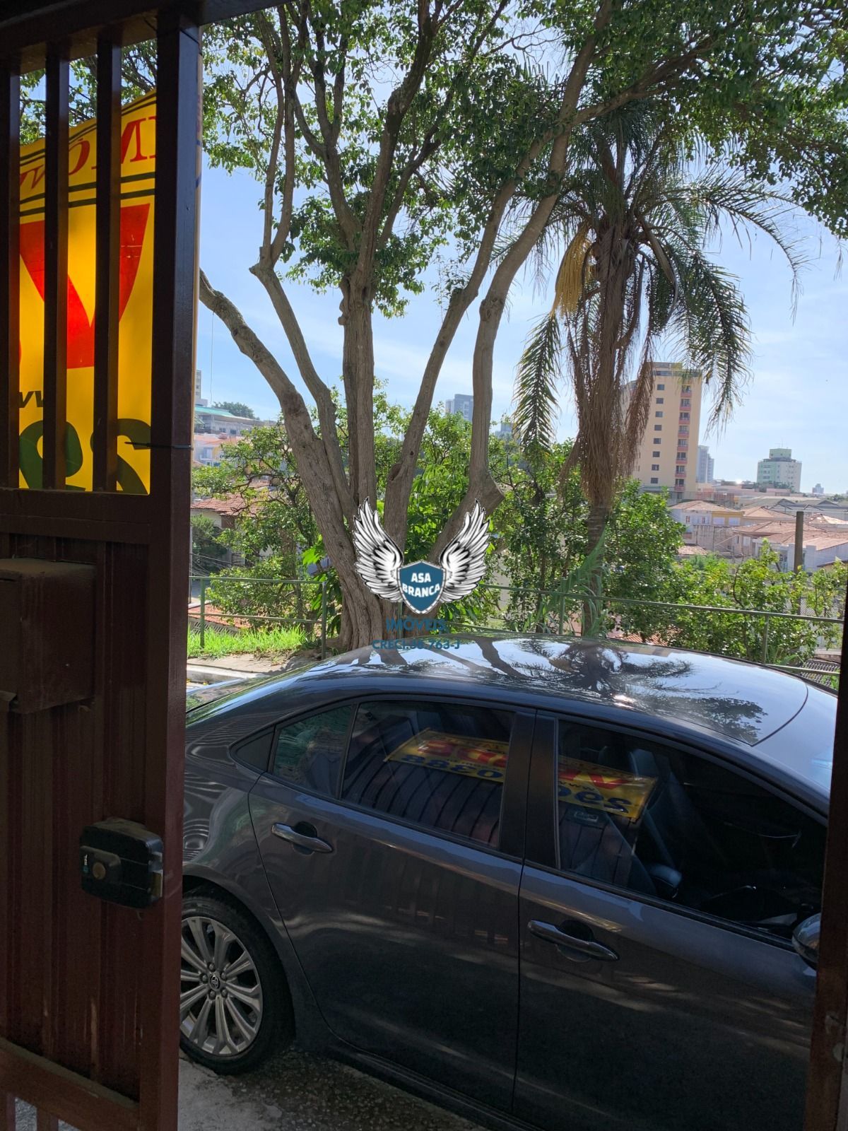 Sobrado no tucuruvi com 03 dormitórios sendo 01 suíte e 02 vagas de garagem