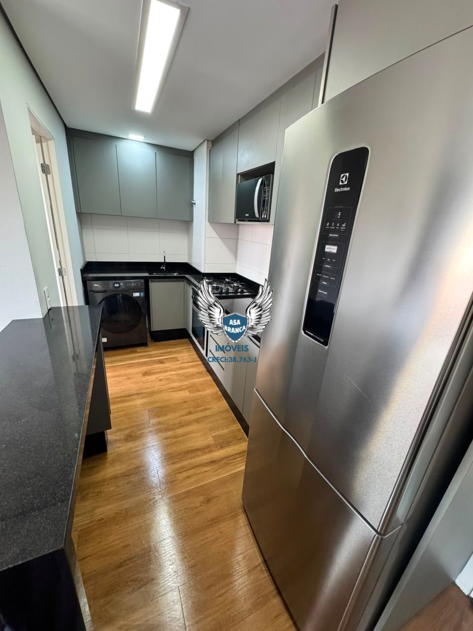 Apartamento na parada inglesa com 02 dormitórios sendo 01 suíte , sem vaga de ga