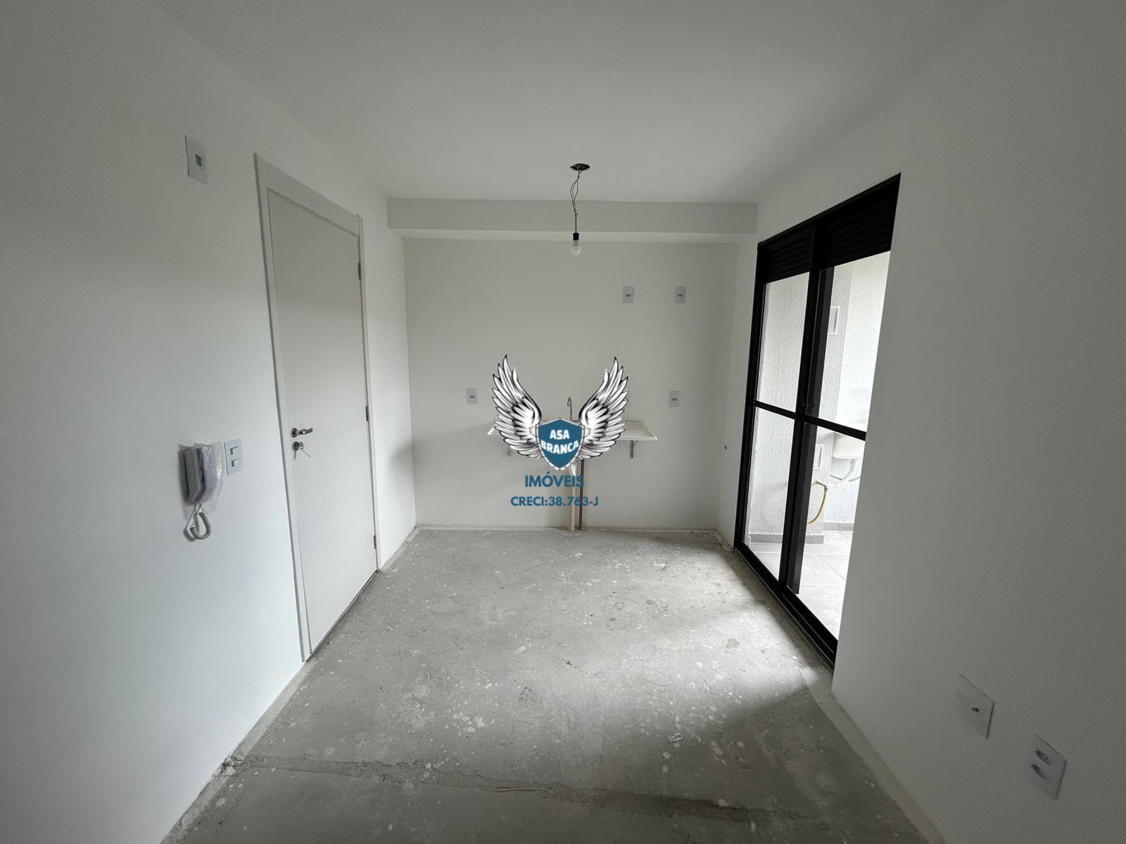 Apartamento com sacada, no bairro do limão 02 dormitórios sem vaga de garagagem