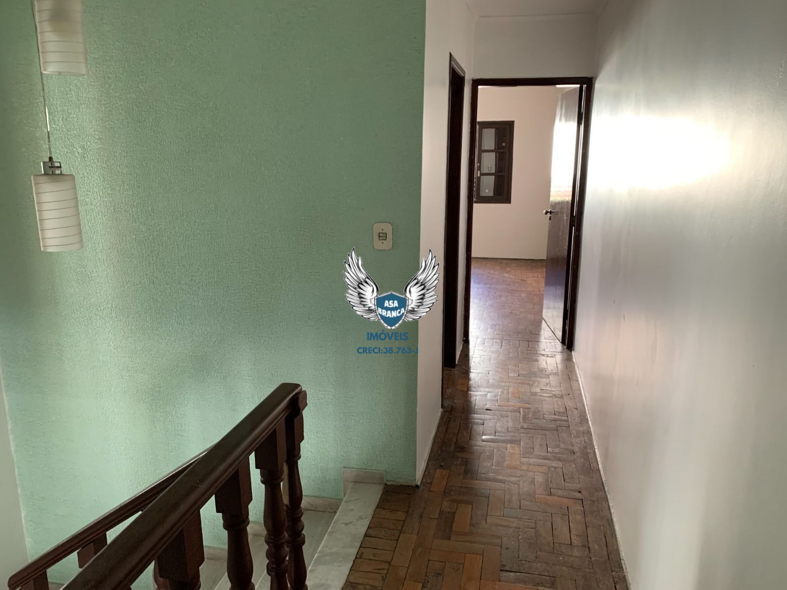 Sobrado no tucuruvi com 03 dormitórios sendo 01 suíte e 02 vagas de garagem