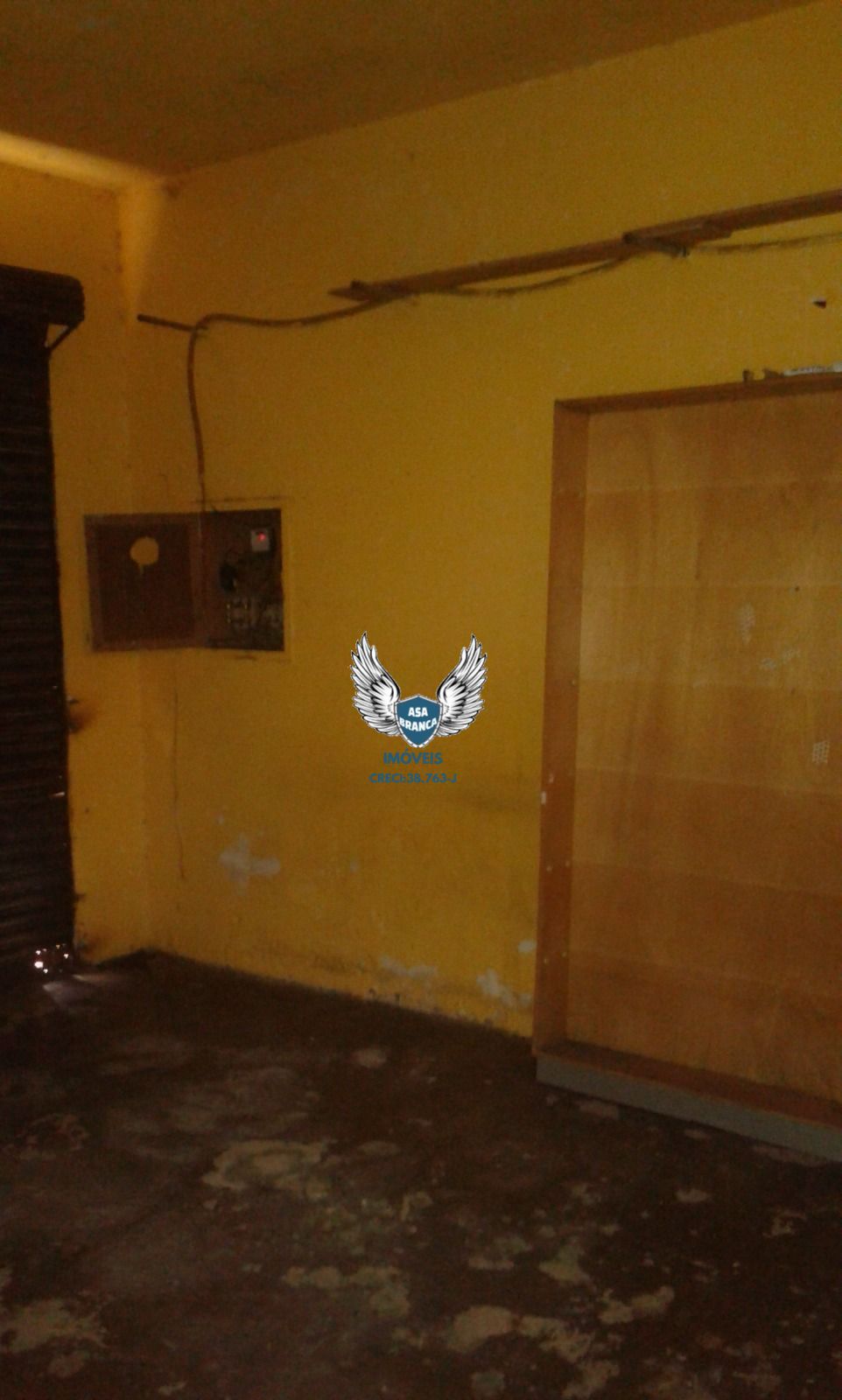 Casa com 6 cômodos e 02 salões na casa verde ( à 15 metros da av: engenheiro cae