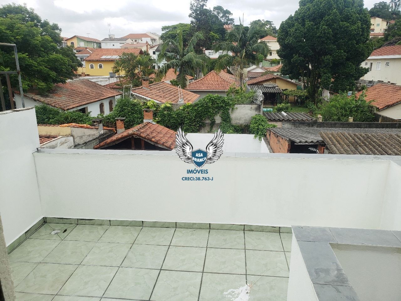Sobrado próximo ao horto florestal com 04 dormitórios sendo 01 suíte