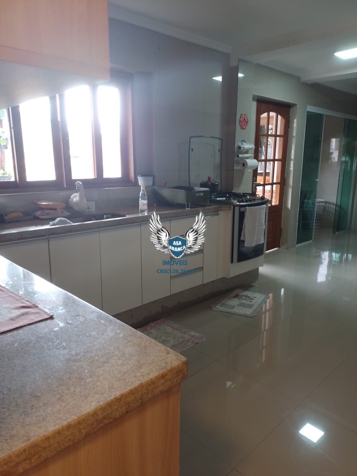 Excelente Sobrado, 3 Dormitórios, 1 Suíte com varanda, 2 Vagas, Sala 2 ambientes